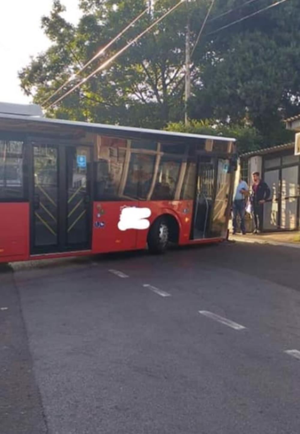 Autobus 77 se ZAKUCA O U STUB