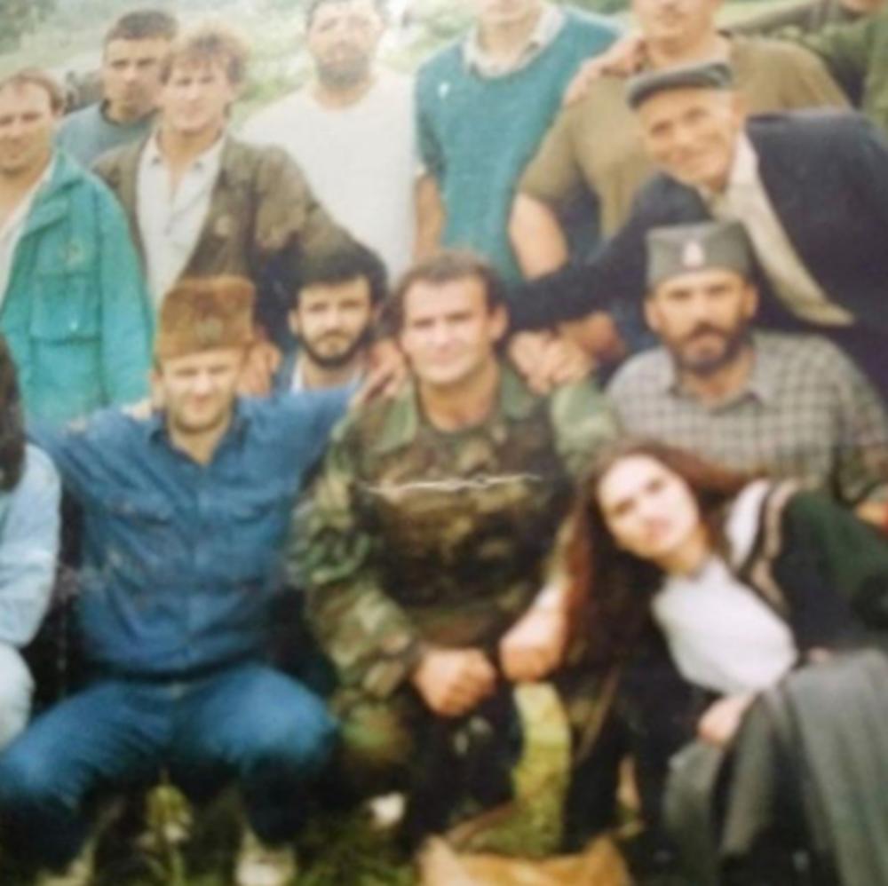 Fotografija nastala u Takovu 4. avgusta 1991. prilikom osnivanje Srpske garde  