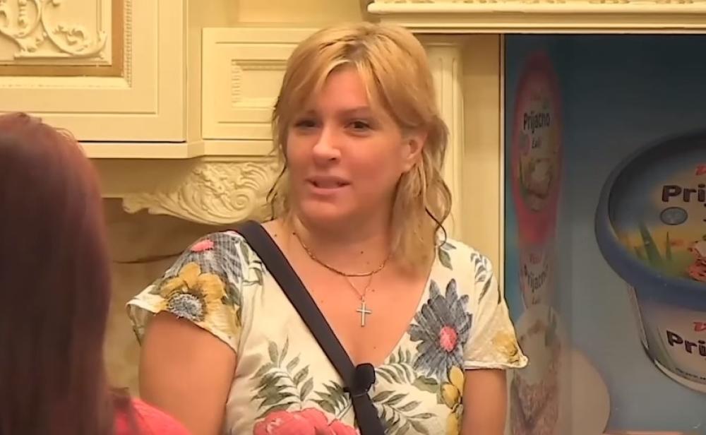 Petrusic pokazala gole grudi sladja Irma Sejranić