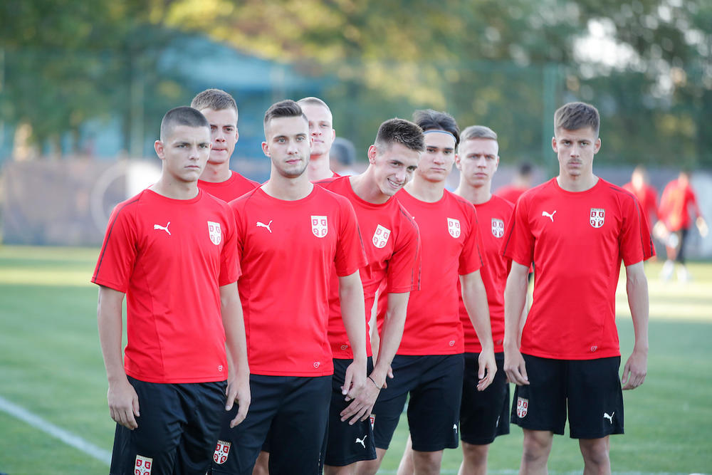 Mlada fudbalska reprezentacija Srbije  
