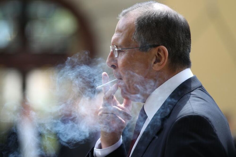 Sergej Lavrov je strastveni pušač