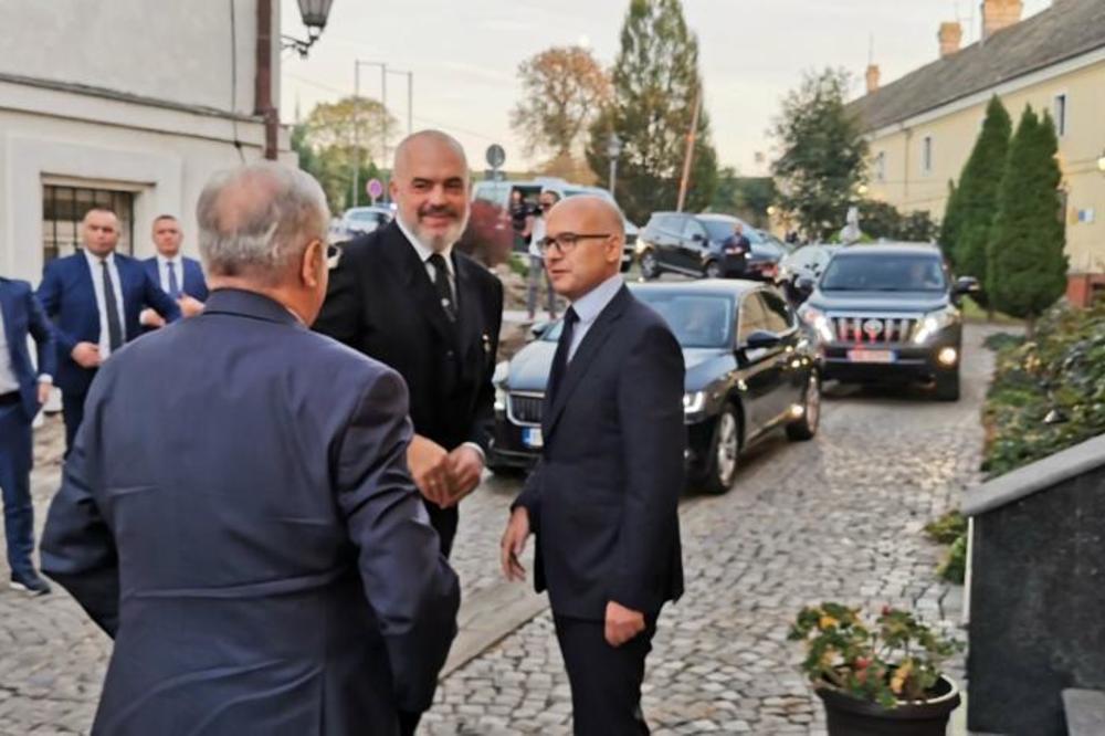 VUČEVIĆ U NOVOM SADU SAČEKAO ZAEVA I RAMU: Sve spremno za trilateralni sastanak, na inicijativu predsednika Srbije