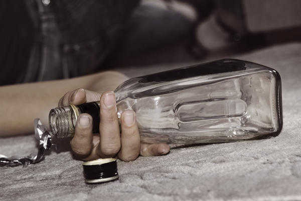ALKOHOL NAJZASTUPLJENIJI POROK U SRBIJI I TO JE OGROMAN PROBLEM: Ne zaostaju mnogo ni droga i kocka