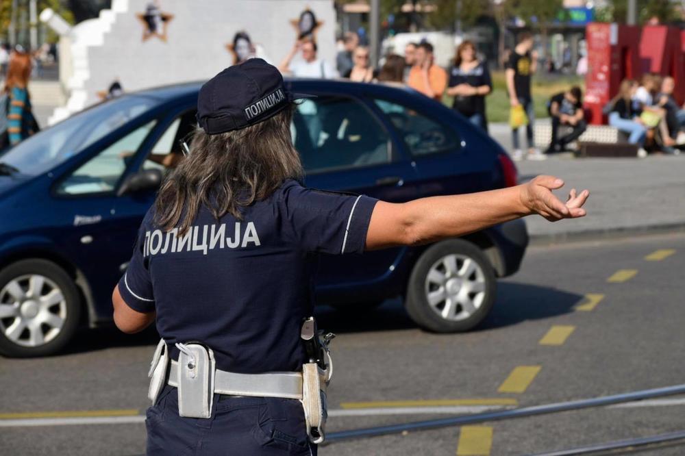 UHAPŠEN PRVI TAKSISTA U BEOGRADU! Policija je morala da koristi BIBER SPREJ! (FOTO)