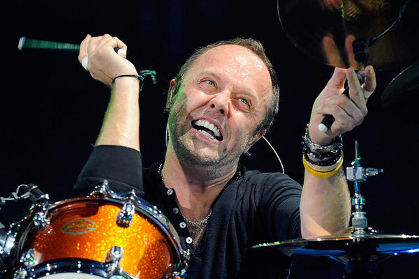 Bubnjar Metallice, Lars Ulrich, gostovao u jednoj pesmi Mumford & Sons uživo u Ostinu