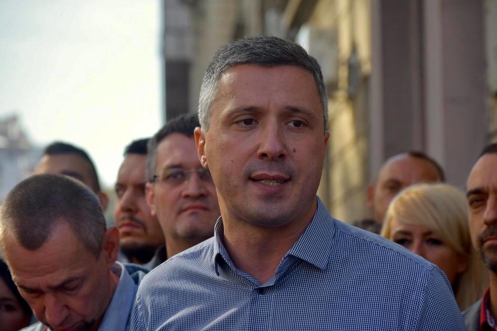 Boško Obradović uzeo 12.000 evra tokom protesta
