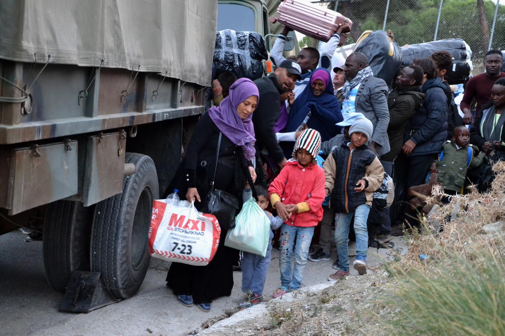 ČETVORO MRTVIH, 16 NESTALIH: Migranti pokušavali splavom da stignu u Evropu, kada se desila tragedija