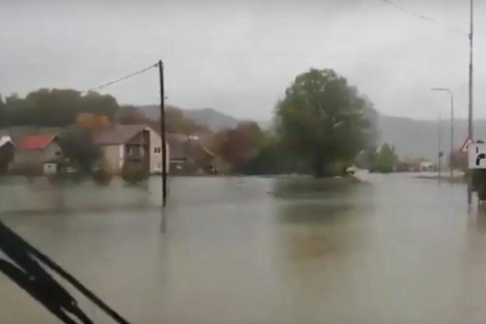 KATASTROFA U CRNOJ GORI: Poplave u više gradova, saobraćaj blokiran! Probleme imaju i kruzeri (VIDEO)