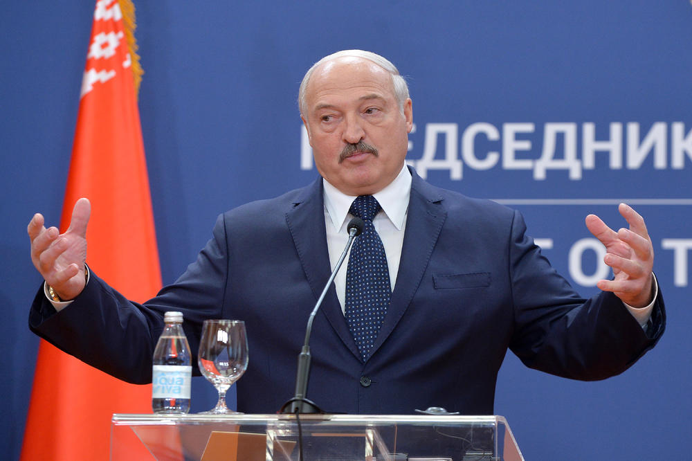POTCENJIVAO KORONU, A SADA JE U VELIKOJ OPASNOSTI: Lukašenko bio u bliskom kontaktu sa zaraženom osobom