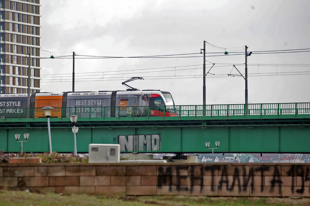 UVEDENA JE U PRAVO VREME, A ONDA JE SVE KRENULO NAGLAVAČKE: Ova tramvajska linija je STARI SIMBOL Novog Beograda