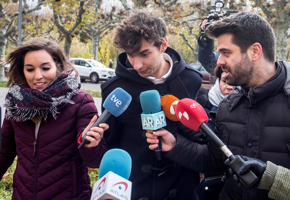 Raul kalvo se obraća novinarima posle izricanja presude