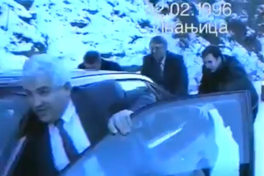 SAD ZNAMO ZAŠTO VUČIĆ OVAKO OPSESIVNO GRADI PUTEVE: Procureo NEVEROVATAN snimak iz 1996! (VIDEO)