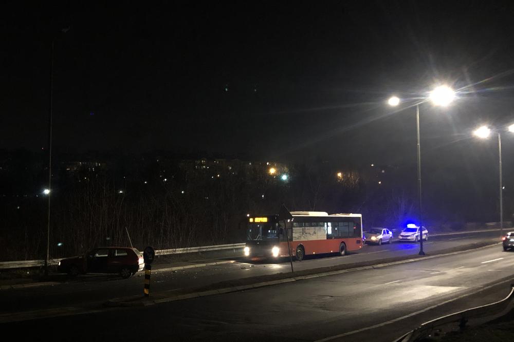 TEŽAK UDES NA BANOVOM BRDU: Sudar dva automobila i autobusa!