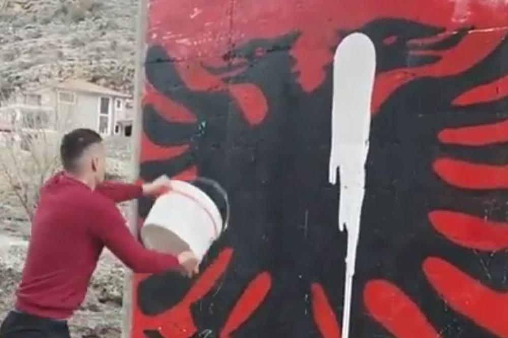 POSLE SRPSKE, STRADALA I ALBANSKA ZASTAVA: Prekrečen još jedan mural u Crnoj Gori (VIDEO)