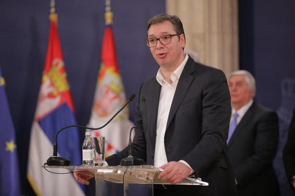 ZA JEDNO POPODNE ĆEMO DA SAKUPIMO 30.000 OVERENIH POTPISA! Vučić danas u podne raspisuje parlamentarne izbore!