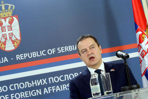 NAJNOVIJE MERE SU UPRAVO STIGLE: Srbija delimično otvorila granice, evo za koga važi najnovija odluka Vlade