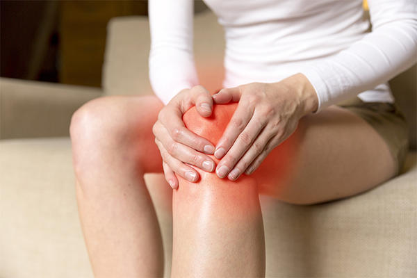 SPREČITE BOL U NOGAMA: Ako vas kolena bole od dugog sedenja, evo šta da uradite!