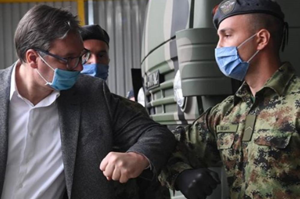 PREDSEDNIK U POSETI BRIGADI PVO: Svi su primetili KAKO se Vučić pozdravio sa jednim vojnikom! (FOTO)
