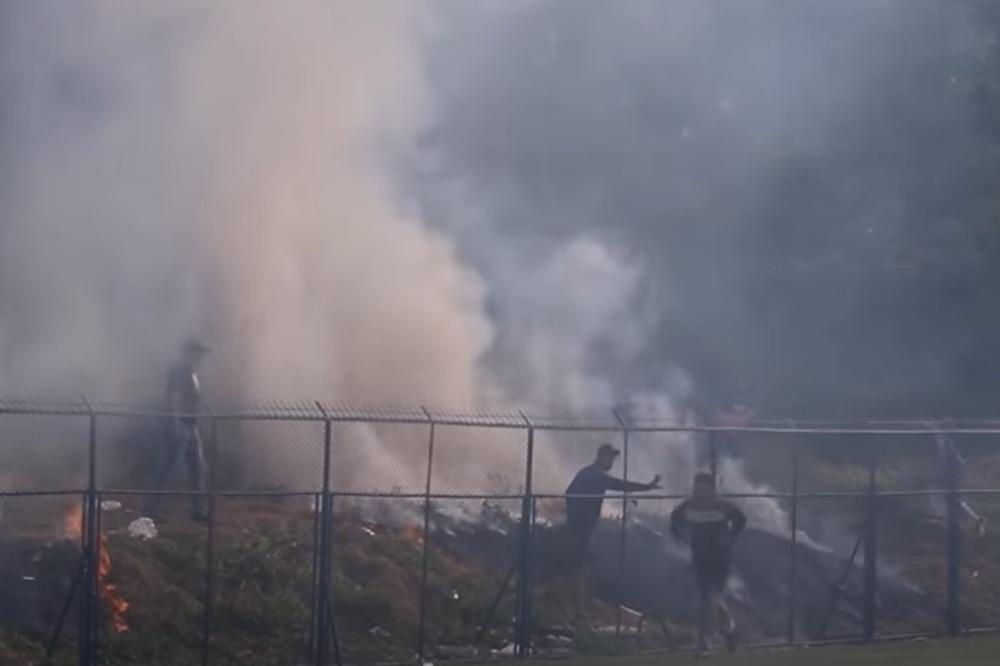 NAVIJAČKA LUDNICA U BEOGRADU: Huligani zapalili stadion - Milan Kalinić morao da gasi vatru!