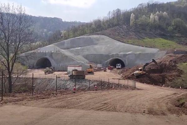 VIŠE OD 500.000.000 DOLARA, 30 KILOMETARA I 125 RADNIKA: Evo kako napreduju radovi na najdužem tunelu u Srbiji!