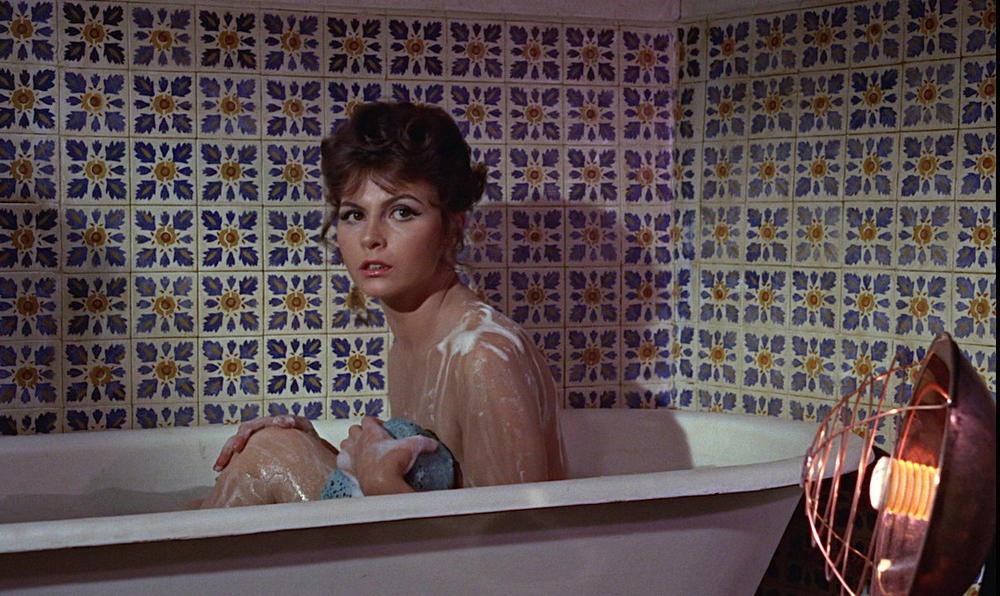 Nadja Regin u filmu Goldfinger (1964)