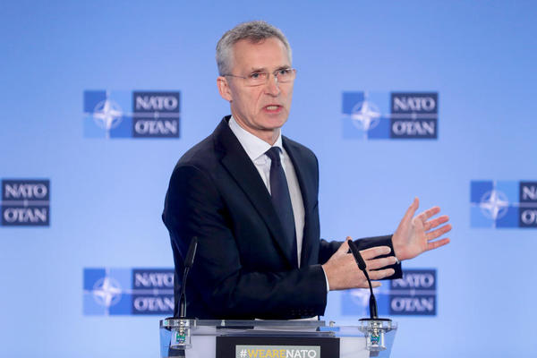 STOLTENBERG: NATO mora da smanji svoje "VOJNE EMISIJE" štetnih gasova, utiču na svetsku BEZBEDNOST!