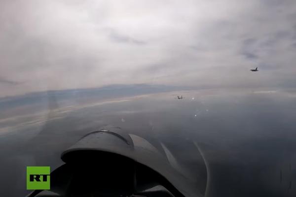 SUKOB NA POMOLU! Američki avioni vršljali iznad Baltičkog mora, a onda je Putin uradio ovo! (VIDEO)