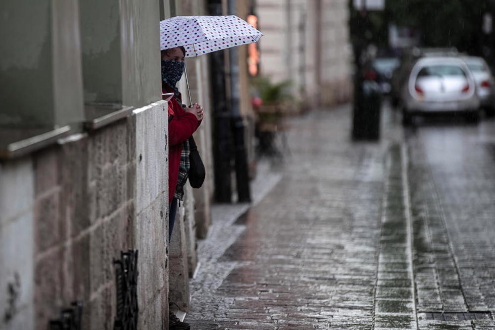 RHMZ IZDAO HITNO UPOZORENJE: Vreme je opasno, DO PETKA ĆE BITI NEPOGODA! Zna se kad staje kiša