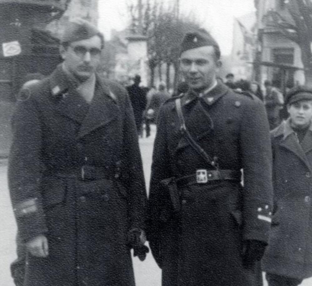 Mladi Partizan Horvat sa Franjom Tuđmanom u oslobođenom Zagrebu