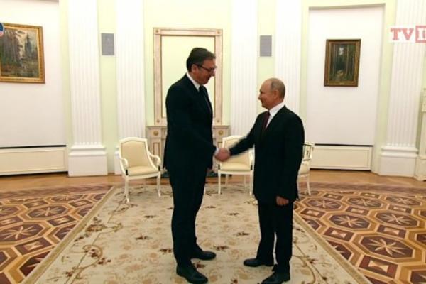 NAGLASIO JE ZNAČAJ PARTNERSKIH ODNOSA IZMEĐU 2 ZEMLJE: Putin čestitao Vučiću Novu godinu!