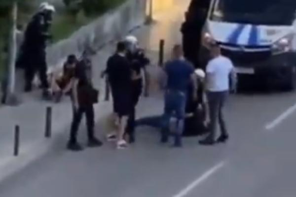 OBORILI SU GA NA POD I MAKLJALI KAO KERA! Policija u Budvi pretukla i uhapsila šampiona u boksu (VIDEO)