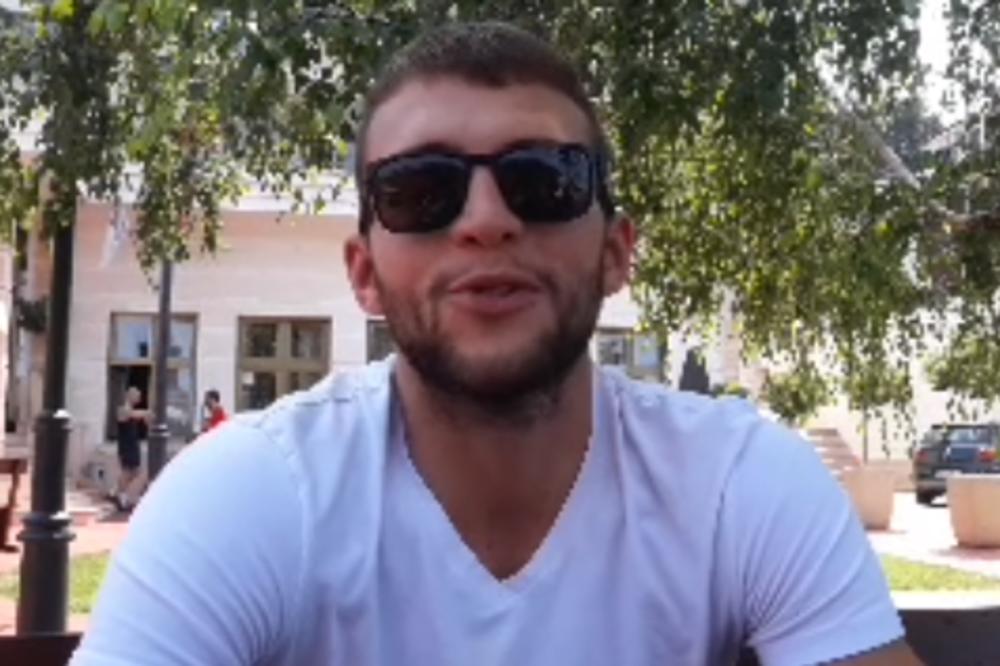 ORI SE AUTO, A MALI ŽELJKO SPAVA: Uz pesmu posvećenu kosovskim junacima Veljko uspavljuje sina! (VIDEO)