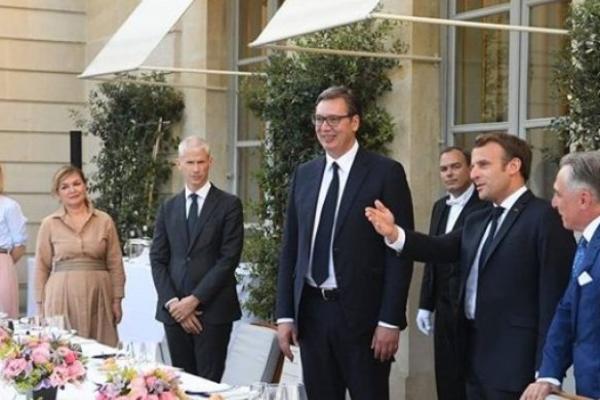 NASTAVAK POSETE PARIZU! Vučić danas na samitu o Kosovu sa Angelom Merkel i Makronom