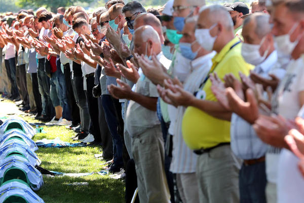 OVO JE TA TROJKA: Oni podržavaju rezoluciju američkog kongresa o Srebrenici