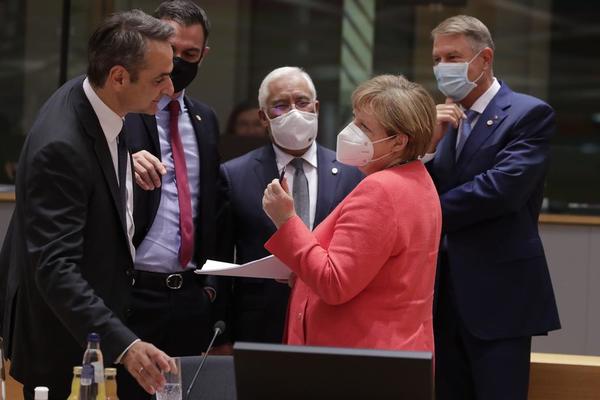 POKAZALI SMO DA SMO SPOSOBNI: Merkelova se OGLASILA povodom usvajanja kriznog BUDŽETA EU