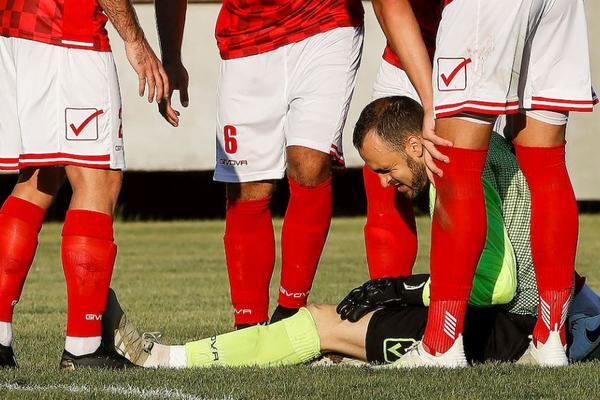 GOLMANU NAPRETKA SLOMLJENA NOGA: U duelu s Markovićem kod gola Partizana mu je pukla noga!