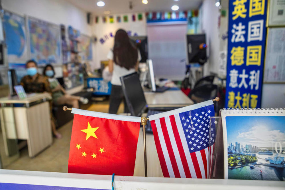 NEKA ISTRAŽITELJI UĐU I U AMERIČKE OBJEKTE I TAMO POTRAŽE POREKLO KORONE: Kina odgovorila Amerikancima