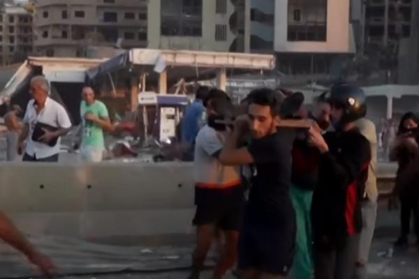 HAOS U LIBANU: Demonstranti blokirali PUTEVE, palili GUME, besni zbog sloma u zemlji