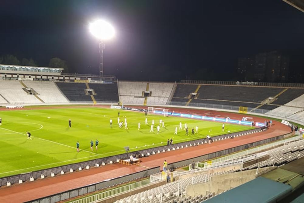 GROBARI SE SKUPILI ISPRED STADIONA U HUMSKOJ: Svako ko voli Partizan će se naježiti posle njihovog gesta!