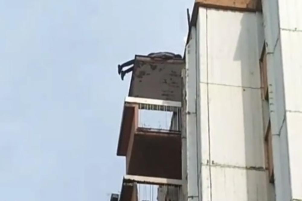 HOROR NA DORĆOLU: Muškarac pao sa vrha zgrade, ostao na mestu mrtav! (VIDEO)