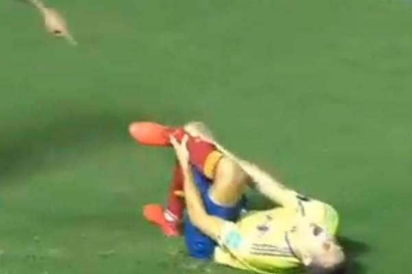 (UZNEMIRUJUĆI SNIMAK) Noga je pukla na dva dela! Jeziva povreda reprezentativca Kolumbije - ovo je užasno!