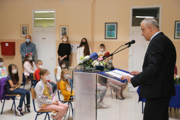 SUBOTICA: Gradonačelnik Bakić otvorio „Dečiju nedelju“ u OŠ „Sonja Marinković“