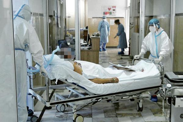 STRAVIČNO! Pacijent sa psihičkim problemima oboleo od Kovida-19 skočio kroz prozor bolnice i poginuo