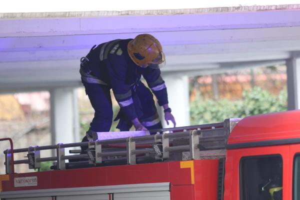 OGROMAN POŽAR U BELEGIŠU: Dve kuće izgorele, vatrogasci uspeli da se izbore sa vatrom!