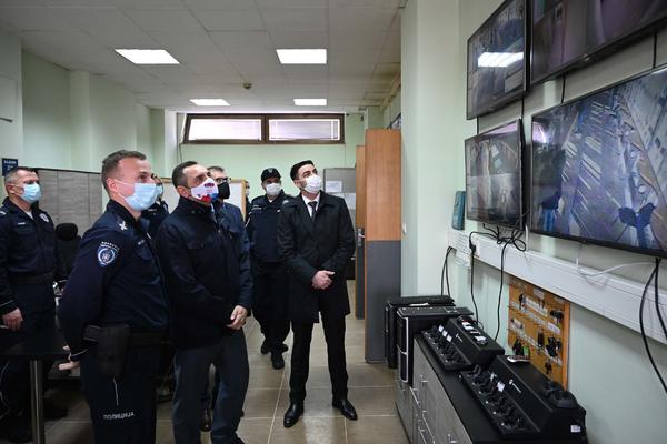 VULIN U VALJEVU: Nastavićemo da ulažemo u poboljšanje uslova rada policijskih službenika! (FOTO)