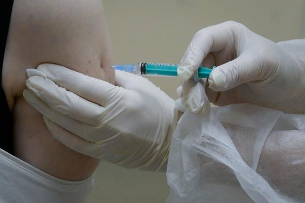POMAMA ZA RUSKOM VAKCINOM U JAGODINI: Svaki drugi zdravstveni radnik traži BAŠ OVO cepivo