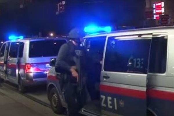 UZNEMIRUJUĆI SADRŽAJ! Austrijska policija hapsi ubicu Srpkinje, bacaju ga na zemlju, on onesvešćen, tu je i oružje