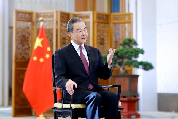 Vang Ji pozdravlja diplomatski rad Kine u 2021. godini, kaže da su napisana nova poglavlja