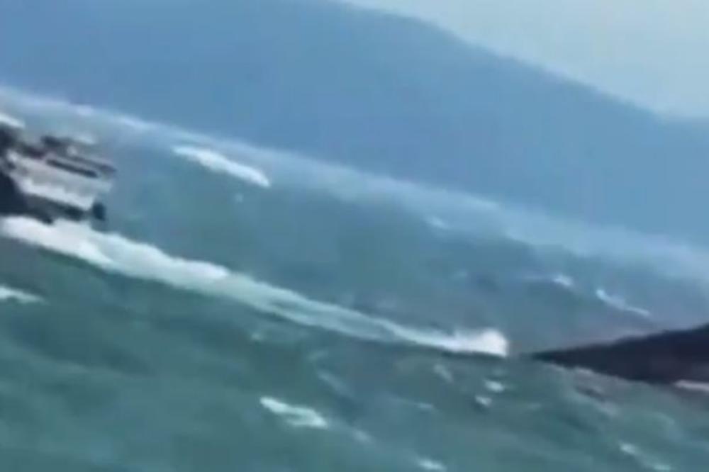 TRAGEDIJA U TUNISU: Prevrnuo se čamac blizu obale, POGINUO 21 migrant!