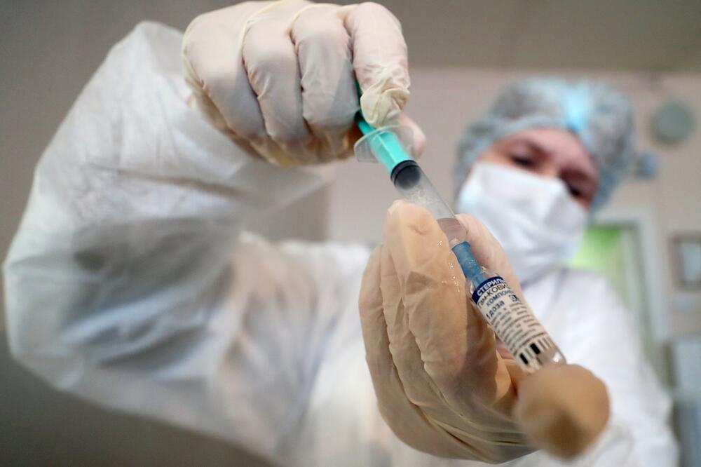 Broj potpuno vakcinisanih u SAD-u dostigao 200 miliona: Dnevno u proseku umre 1.600 ljudi